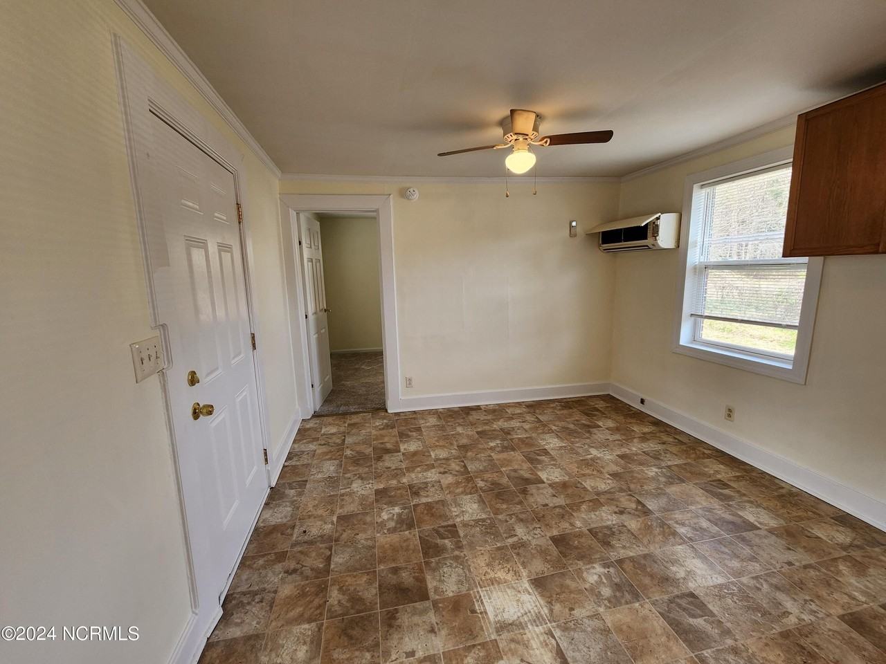 221 Lakewood Dr #B - Photo 2 of 9