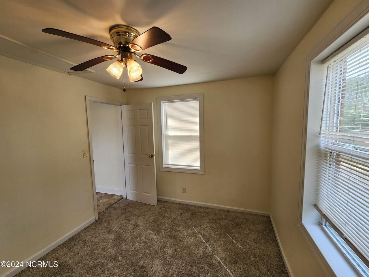 221 Lakewood Dr #B - Photo 3 of 9