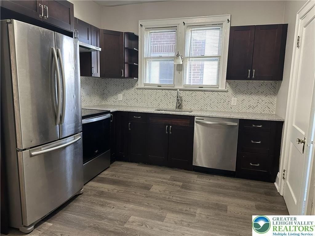 2242 Ferry St - Photo 4 of 10