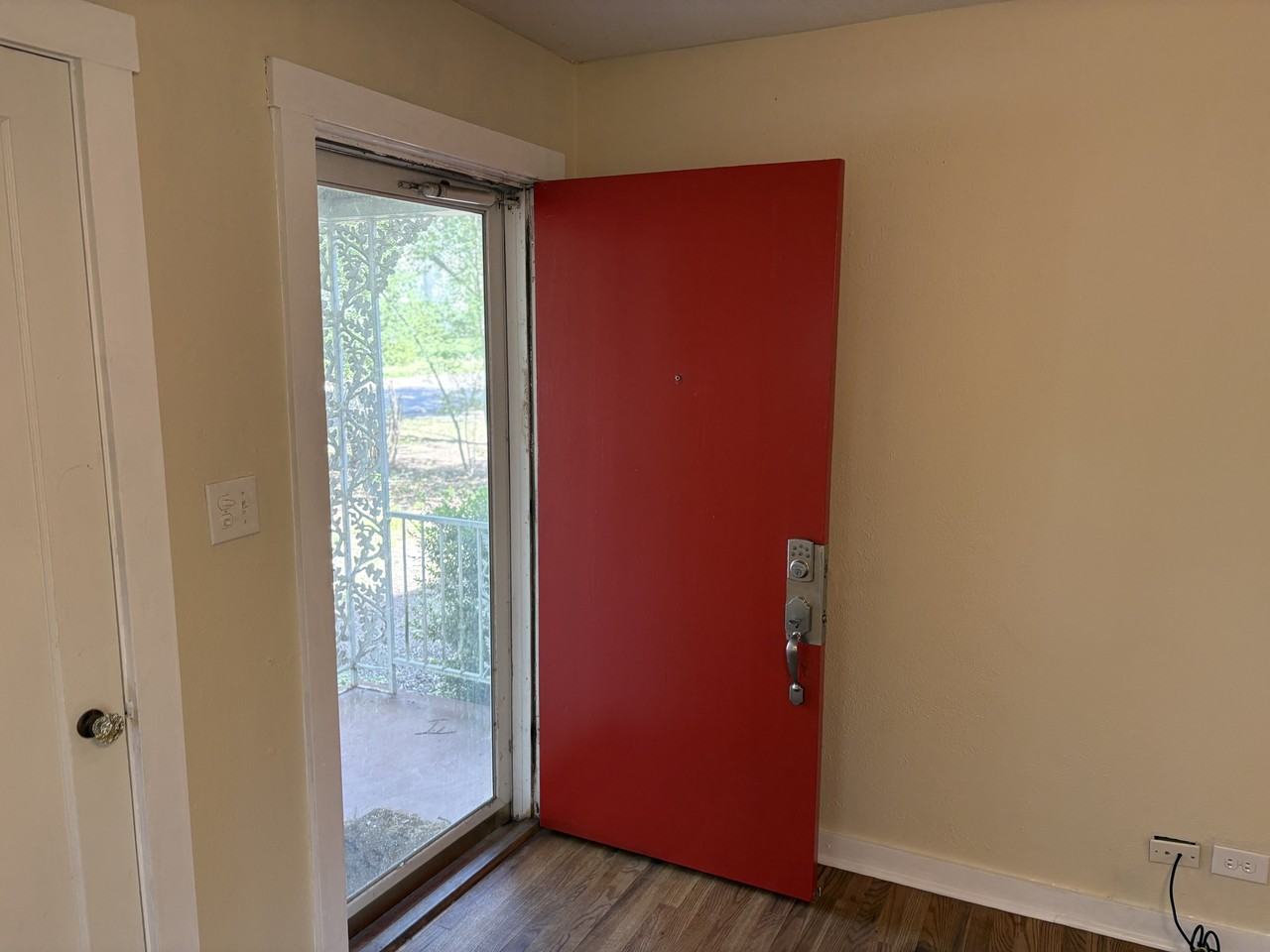 2915 Olive St #1 - Photo 3 of 11