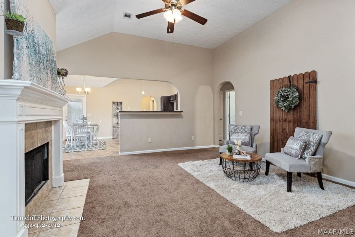 1641 Buena Vista Blvd - Photo 3 of 38
