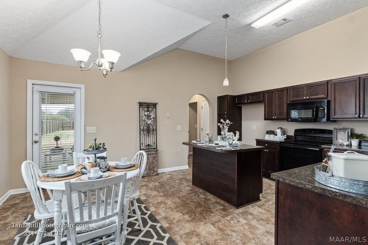 1641 Buena Vista Blvd - Photo 7 of 38
