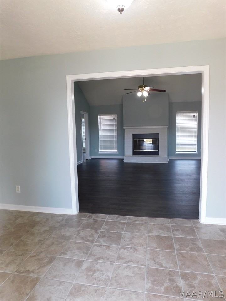 2529 Grandview Rd - Photo 2 of 35