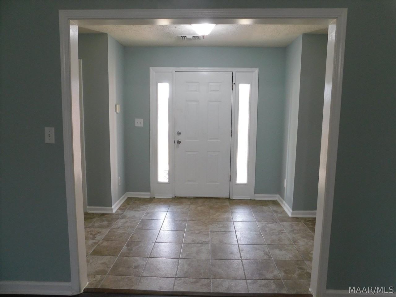 2529 Grandview Rd - Photo 5 of 35