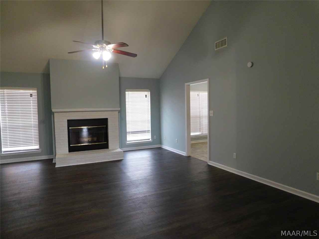 2529 Grandview Rd - Photo 6 of 35