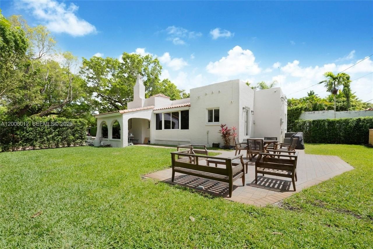 720 Minorca Ave - Photo 2 of 16