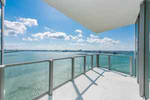 featured image of 2900 Ne 7th Ave #2607