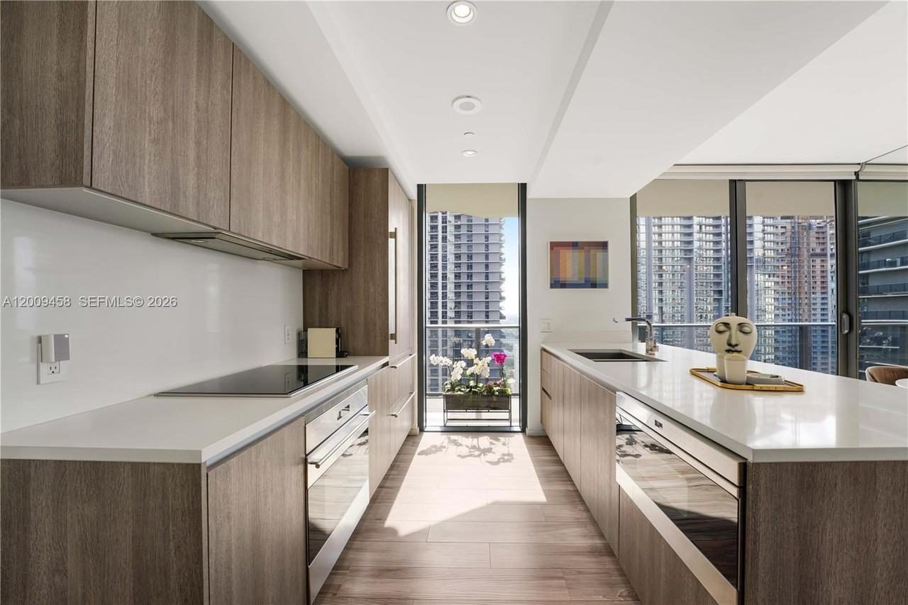 801 S Miami Ave #3109 - Photo 7 of 50