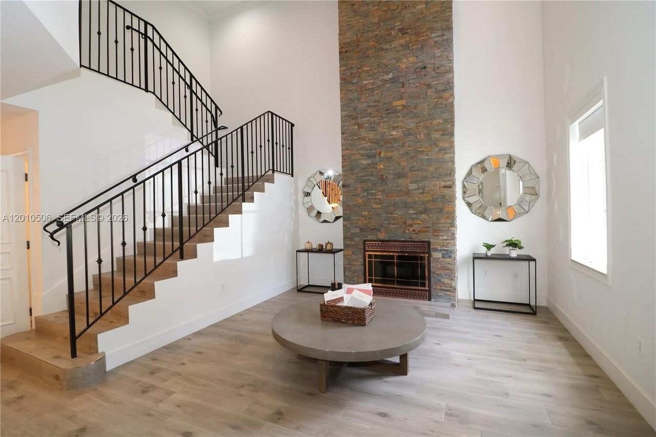 7961 Sw 110th Ter - Photo 5 of 50