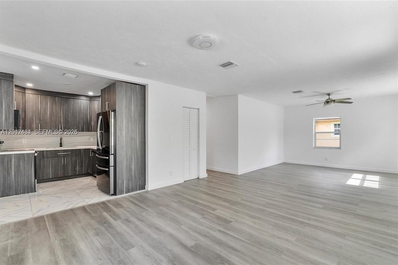 1169 Nw 114th St - Photo 4 of 16