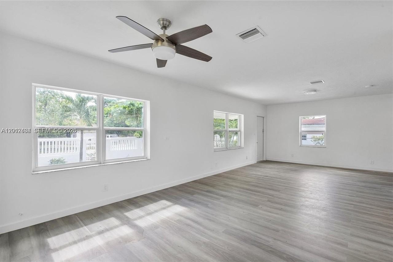 1169 Nw 114th St - Photo 5 of 16