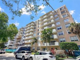 1455 N Treasure Dr #6H - Photo 1 of 1