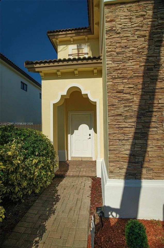 1751 Sw 154th Path - Photo 3 of 41
