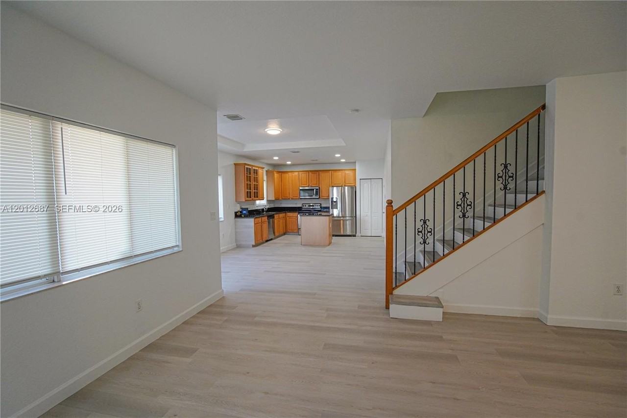 1751 Sw 154th Path - Photo 5 of 41