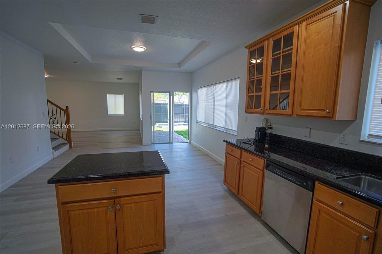 1751 Sw 154th Path - Photo 7 of 41