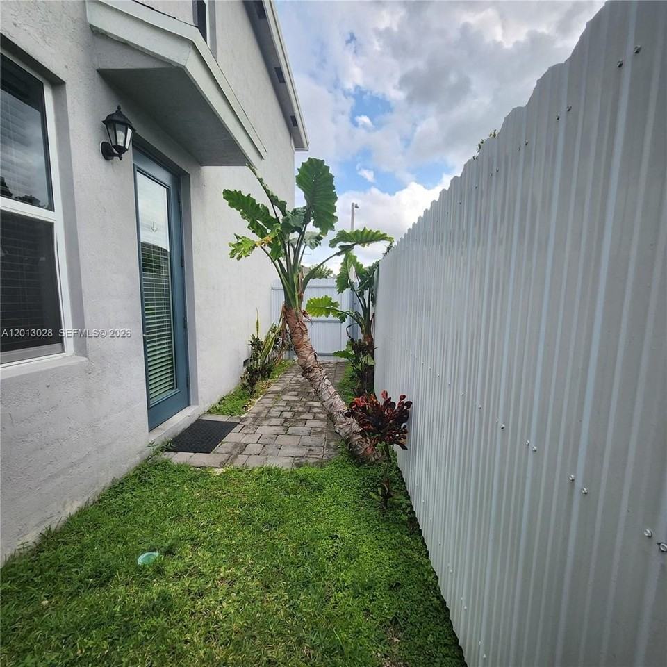 13245 Sw 271st Ter #1 - Photo 3 of 24