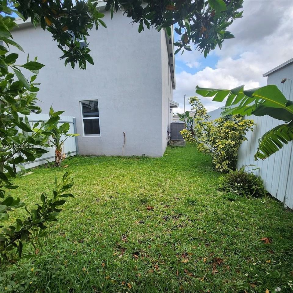 13245 Sw 271st Ter #1 - Photo 4 of 24