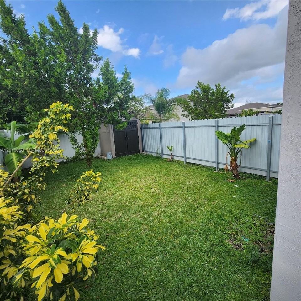 13245 Sw 271st Ter #1 - Photo 5 of 24