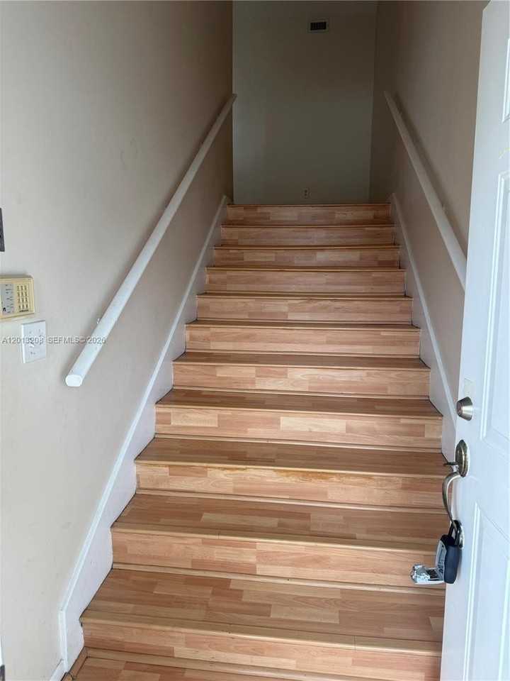 2260 Se 27th Dr #204E - Photo 3 of 16
