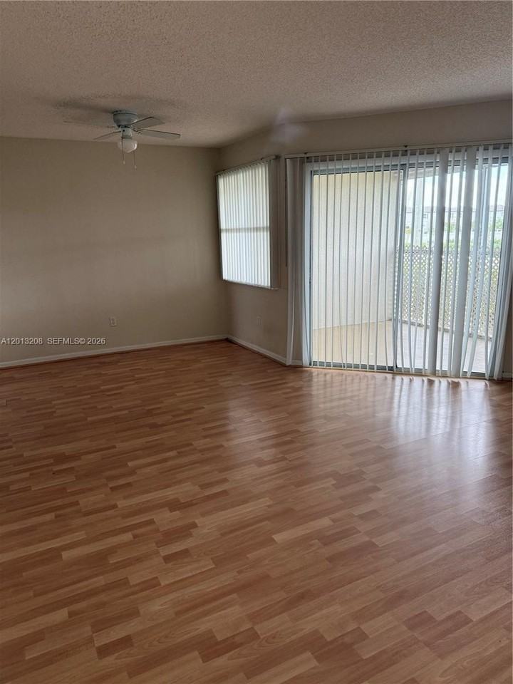 2260 Se 27th Dr #204E - Photo 6 of 16
