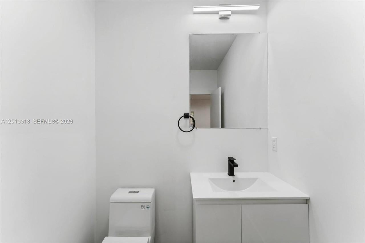 233 Nw 120th St - Photo 5 of 12
