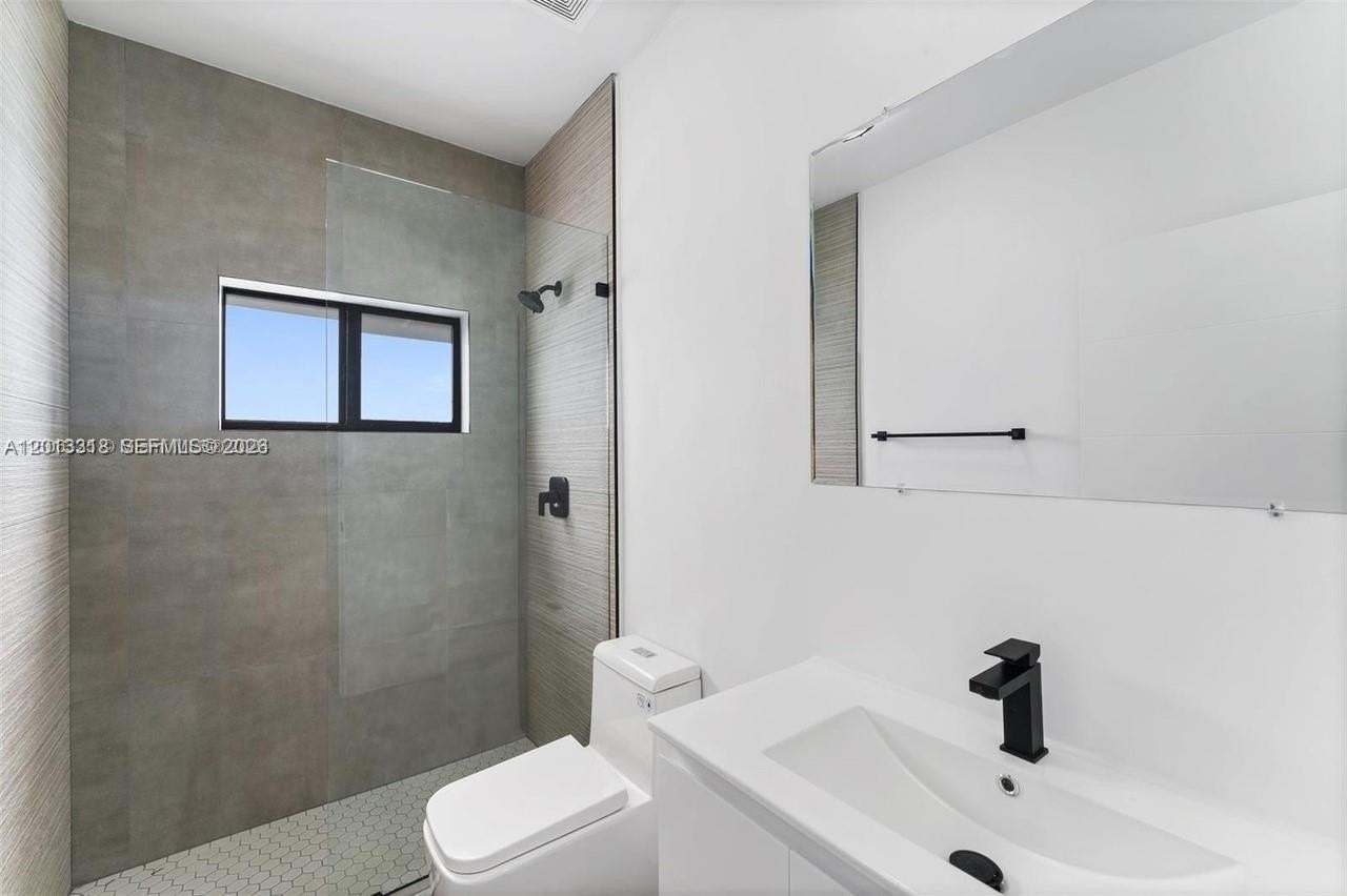 233 Nw 120th St - Photo 6 of 12