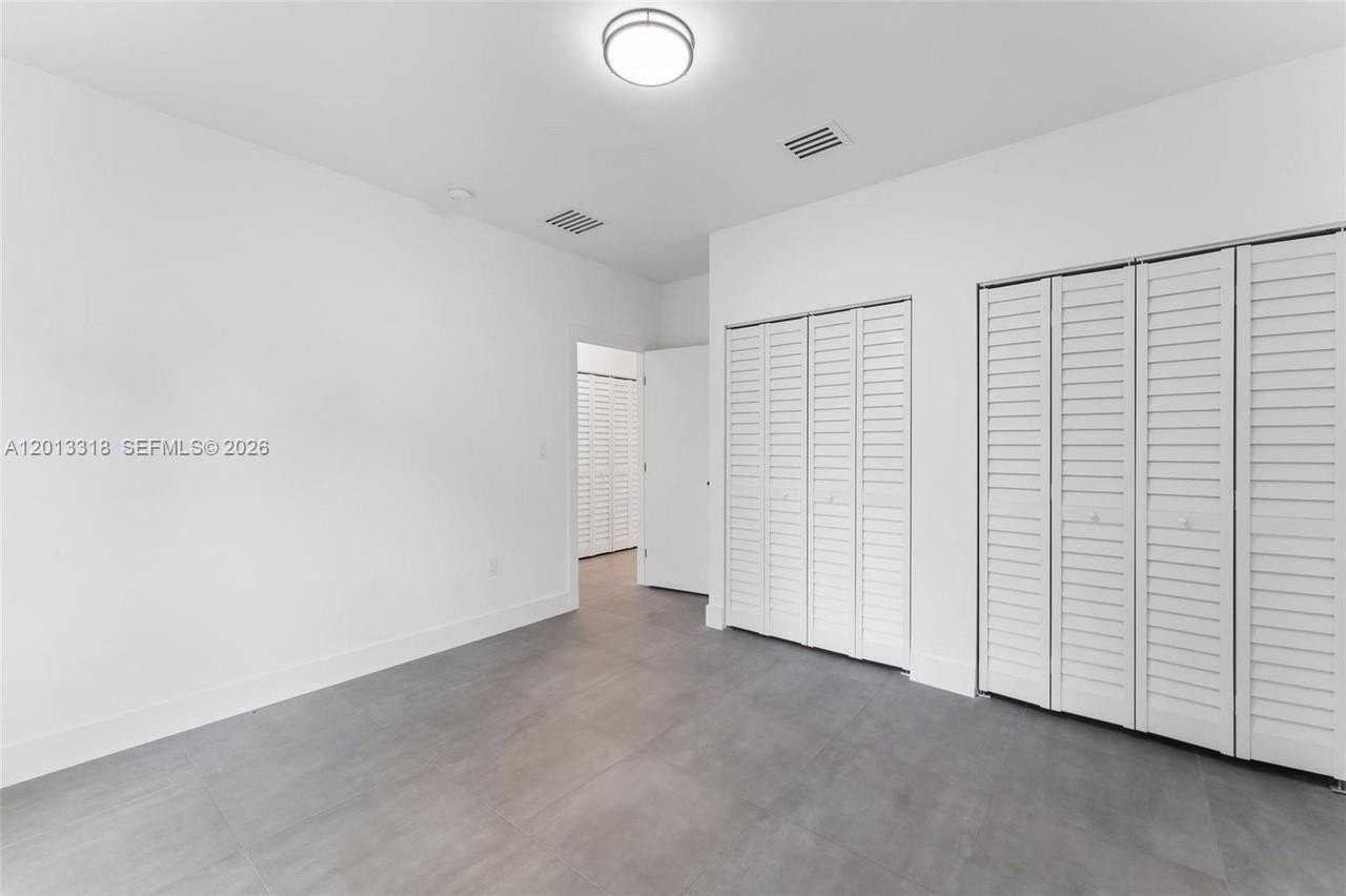 233 Nw 120th St - Photo 7 of 12