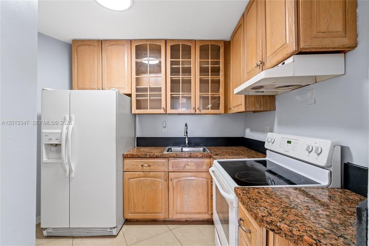 18638 Ne 18th Ave #244 - Photo 2 of 29