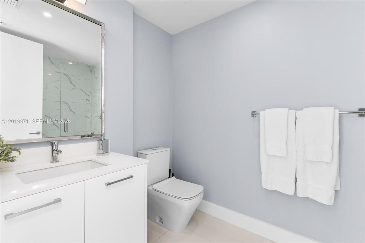 133 Isle Of Venice Dr #4B - Photo 6 of 50