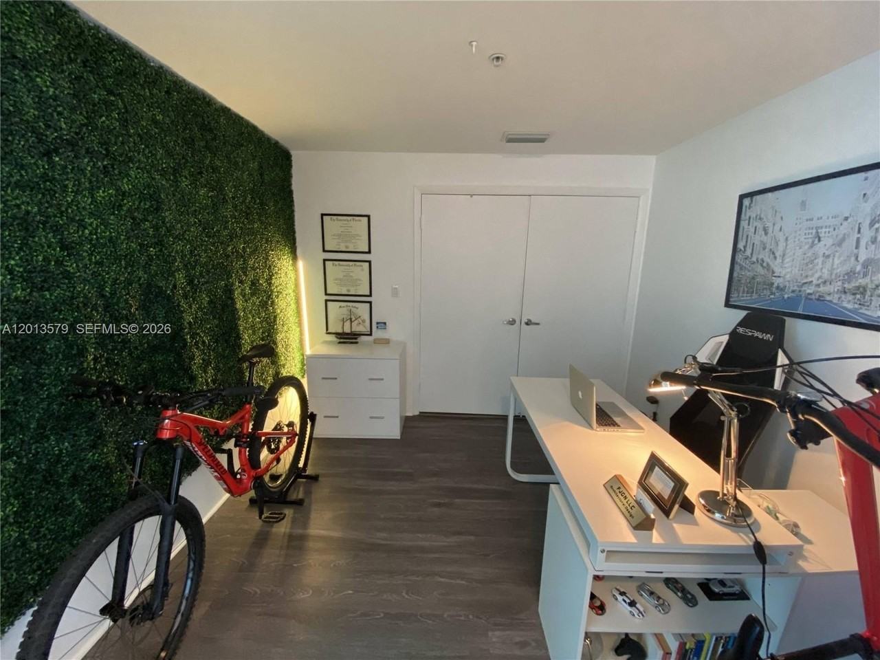 1900 N Bayshore Dr #4116 - Photo 5 of 17