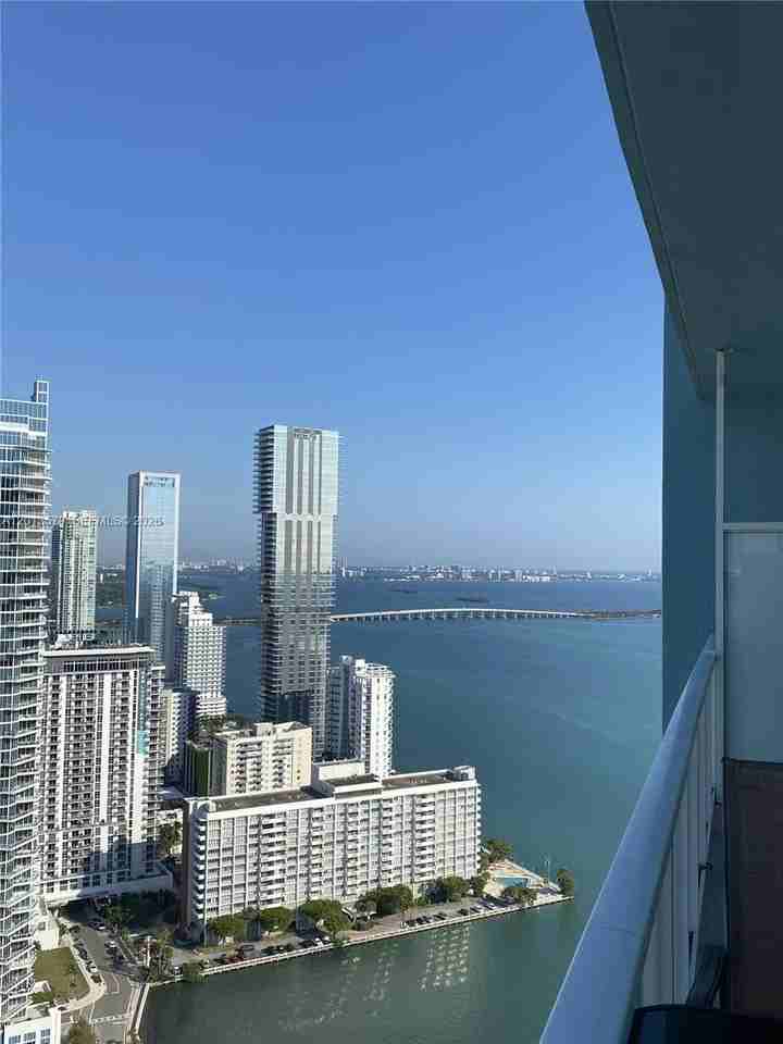 1900 N Bayshore Dr #4116 - Photo 6 of 17