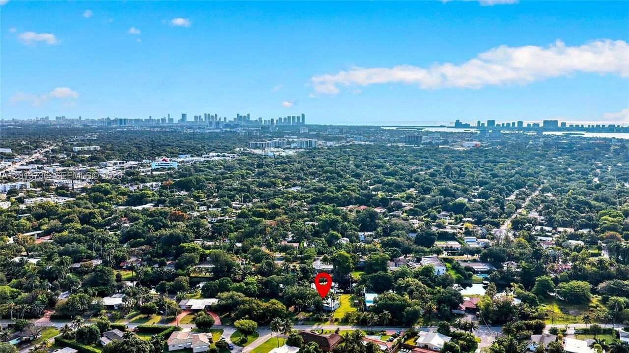 11665 W Biscayne Canal Rd - Photo 2 of 50