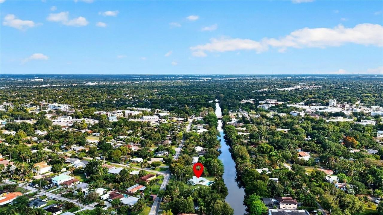 11665 W Biscayne Canal Rd - Photo 5 of 50