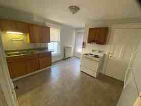 45 45 North Winooski Avenue - Upstairs Bedroom - Photo 1 of 1