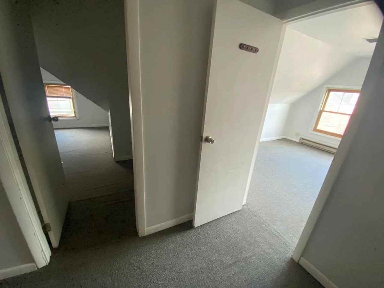 45 45 North Winooski Avenue - Upstairs Bedroom - Photo 3 of 7