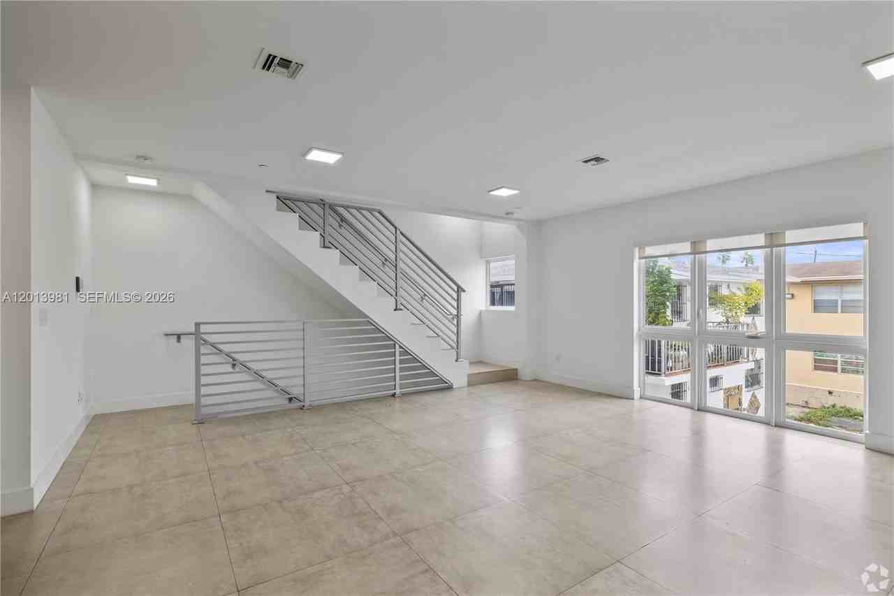 434 Sw 10th St #A - Photo 6 of 23