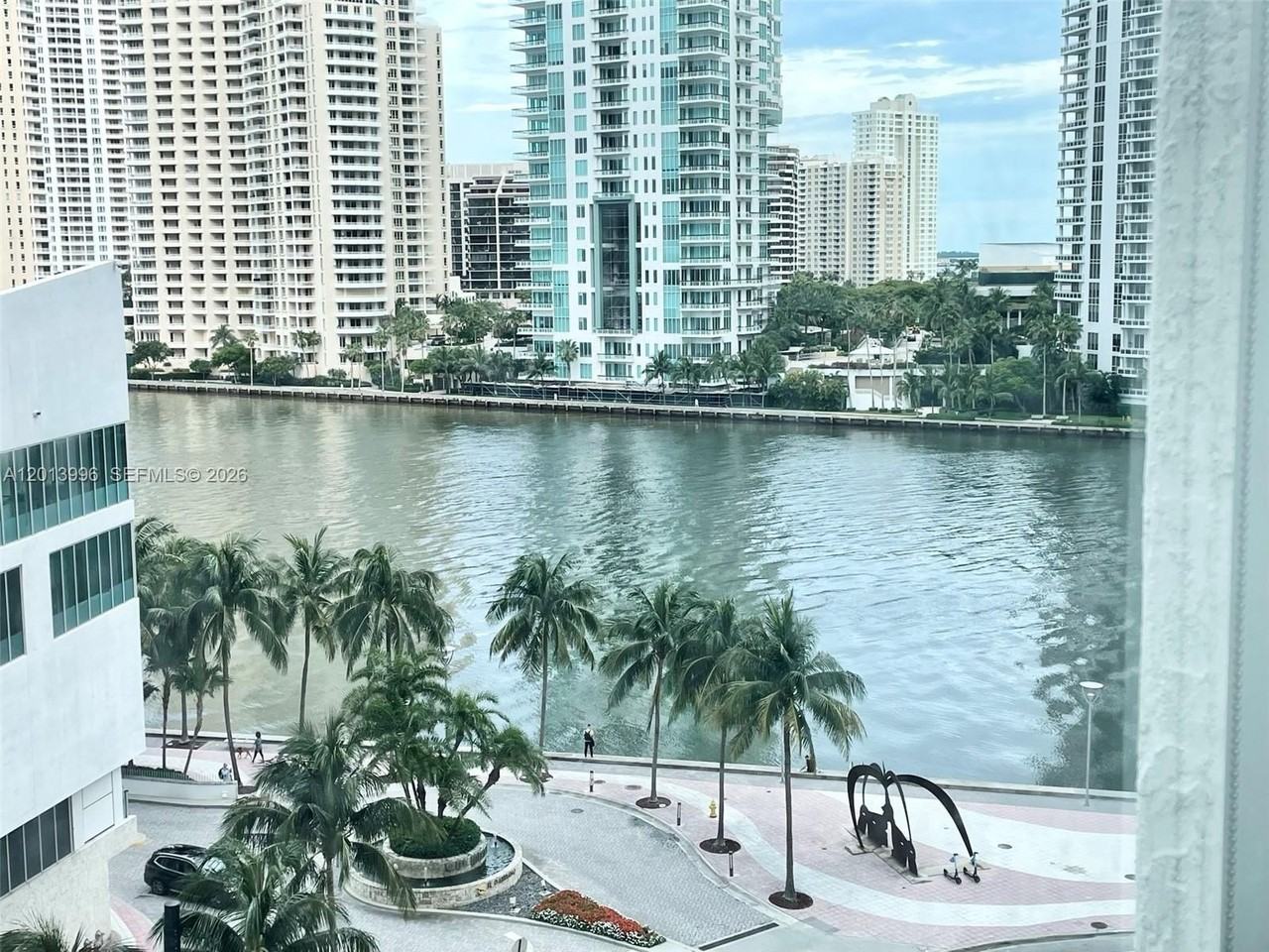 300 S Biscayne Blvd #L830