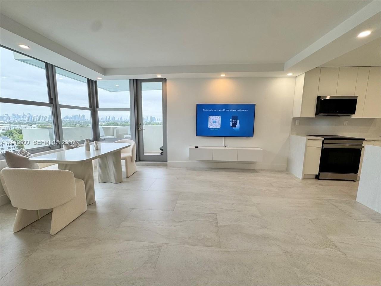 2899 Collins Ave #1414 - Photo 6 of 10