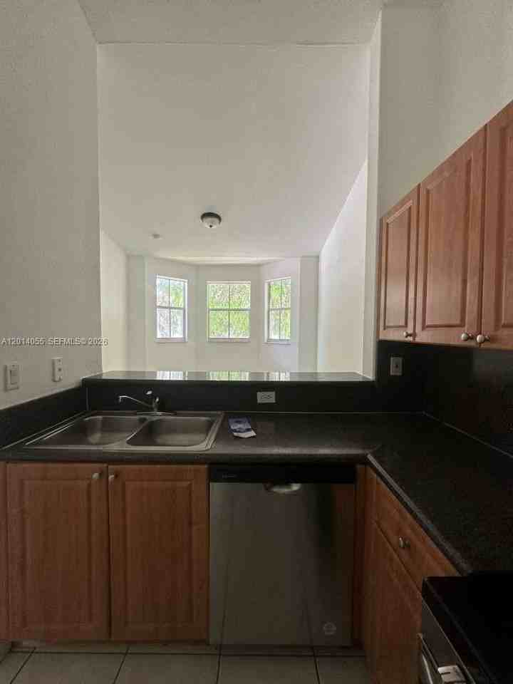 2755 Se 16th Ave #200 - Photo 3 of 15