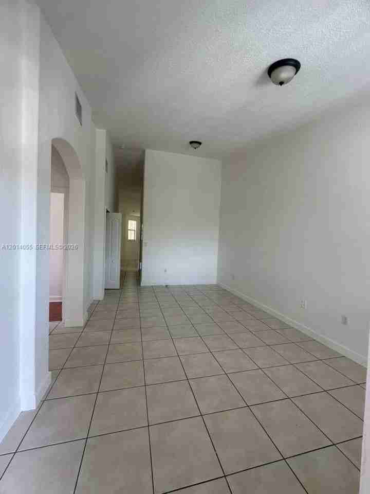 2755 Se 16th Ave #200 - Photo 6 of 15