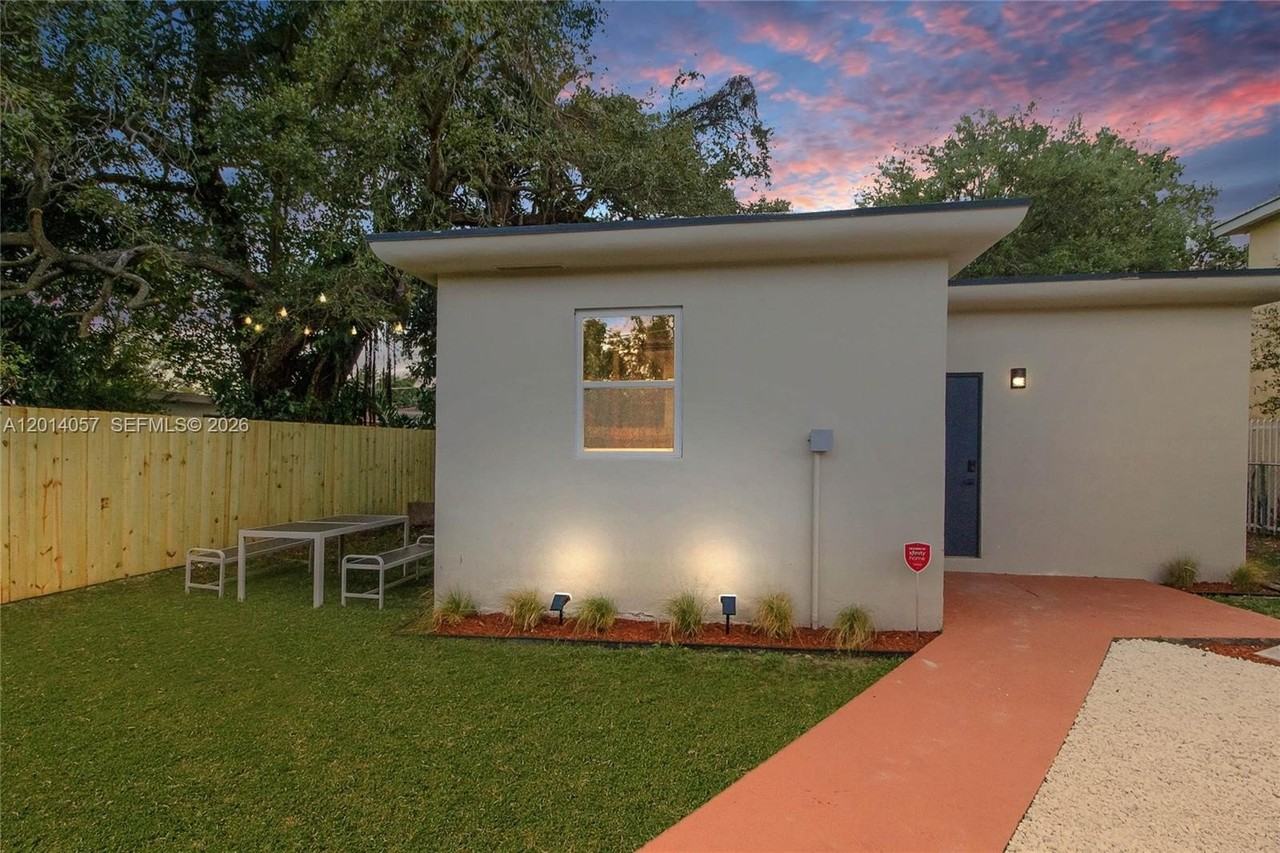 5530 Nw 5th Ave - Photo 3 of 10