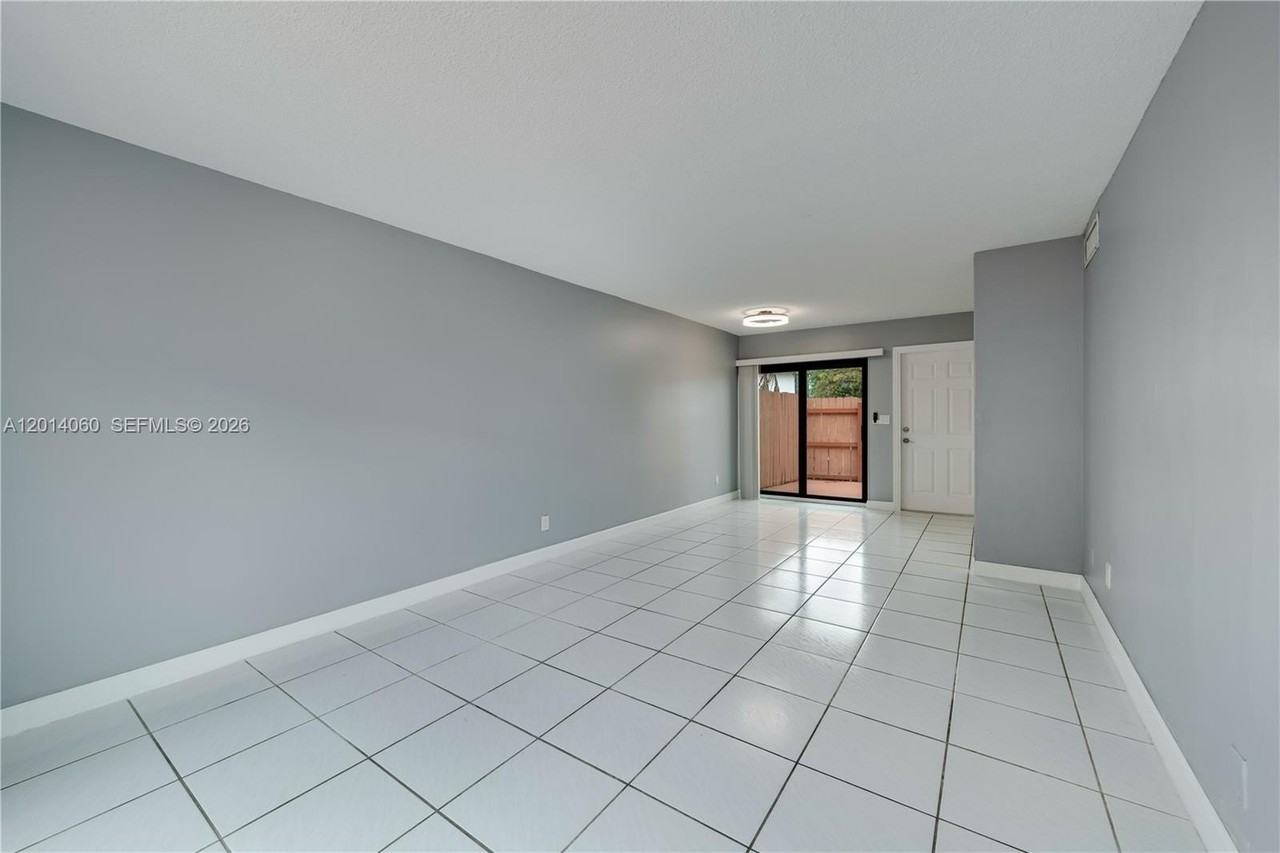 6929 Sw 110th Ave #6929 - Photo 7 of 33