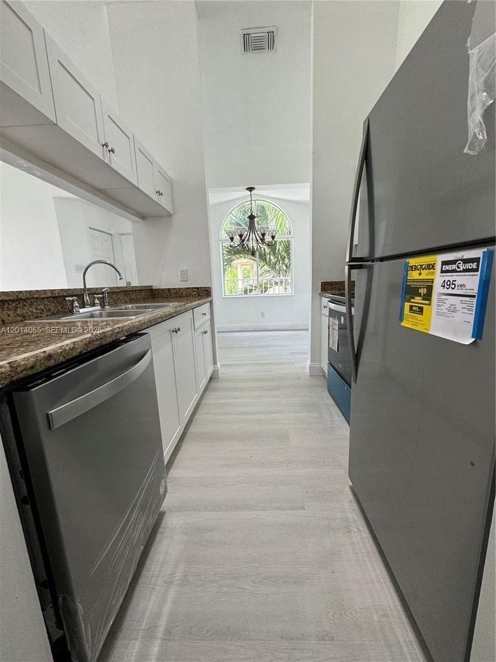 10450 Sw 157th Ct #208 - Photo 5 of 18
