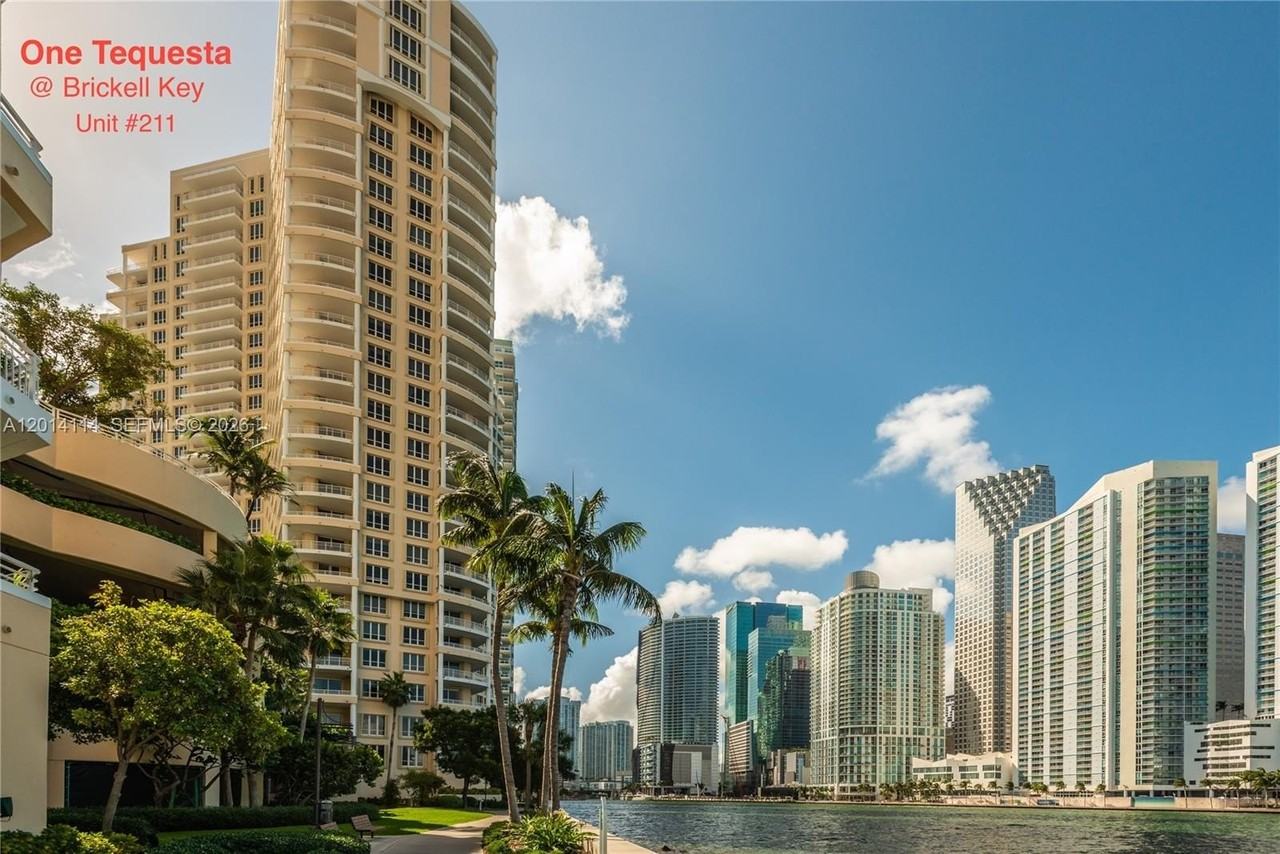888 Brickell Key Dr #211
