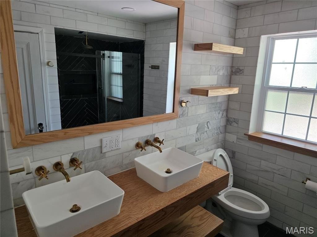 7264 Northmoor Dr - Photo 3 of 21
