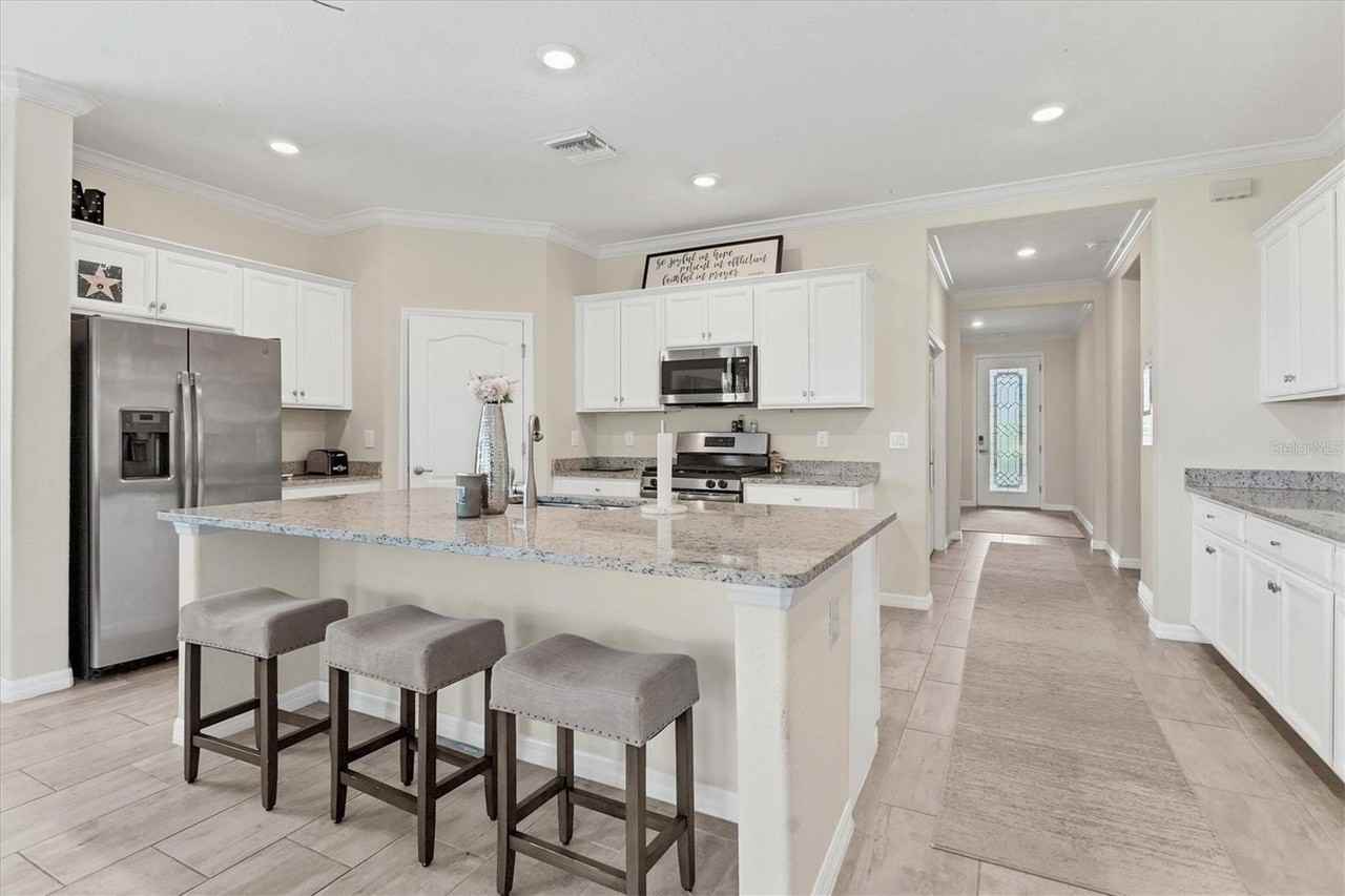 17311 Blue Ridge Pl - Photo 6 of 50
