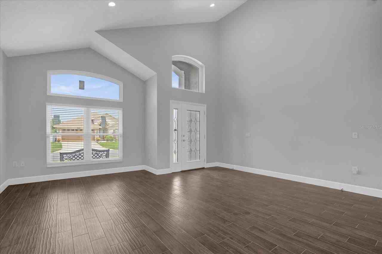 2806 Moultrie Creek Dr - Photo 6 of 33