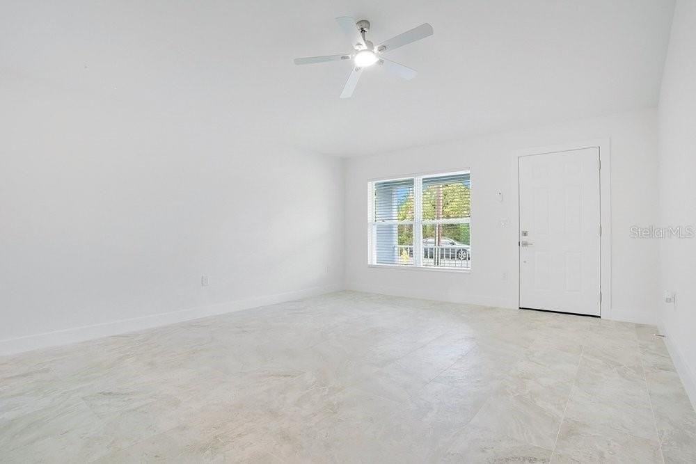 865 Dunbar St - Photo 3 of 26