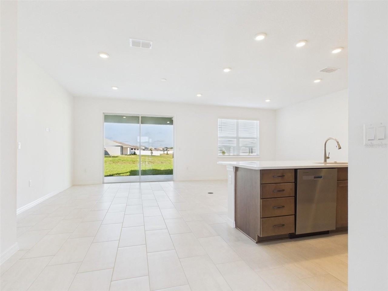 5824 Sw 70th Ter - Photo 4 of 26
