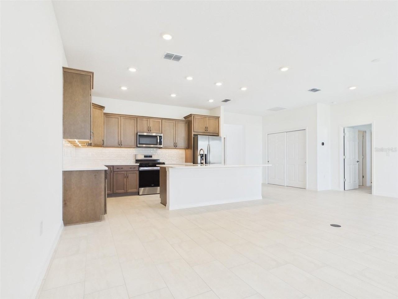 5824 Sw 70th Ter - Photo 7 of 26